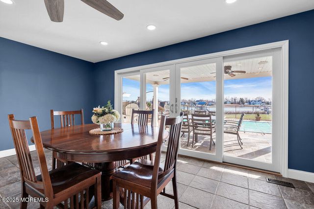 1 Carriage House Lane, Little Silver, NJ 07739