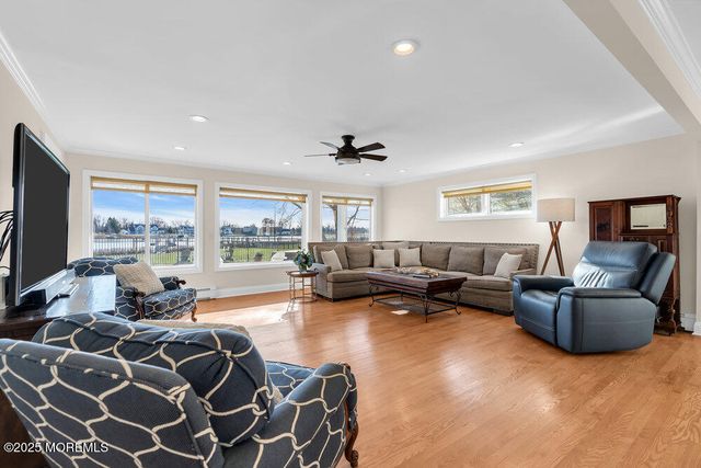 1 Carriage House Lane, Little Silver, NJ 07739