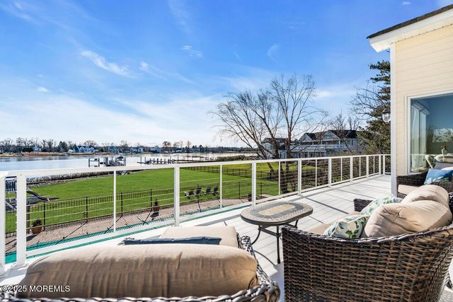 1 Carriage House Lane, Little Silver, NJ 07739