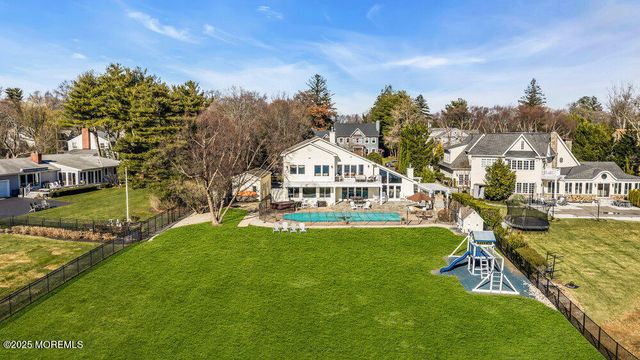 1 Carriage House Lane, Little Silver, NJ 07739