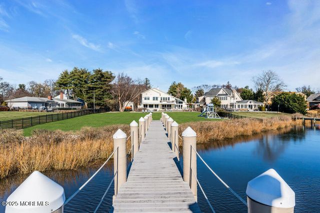 1 Carriage House Lane, Little Silver, NJ 07739