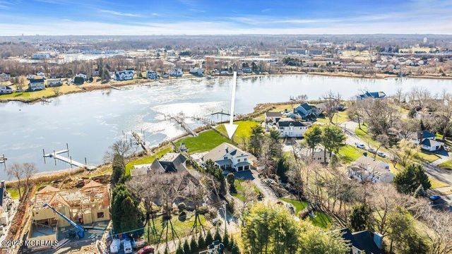 1 Carriage House Lane, Little Silver, NJ 07739