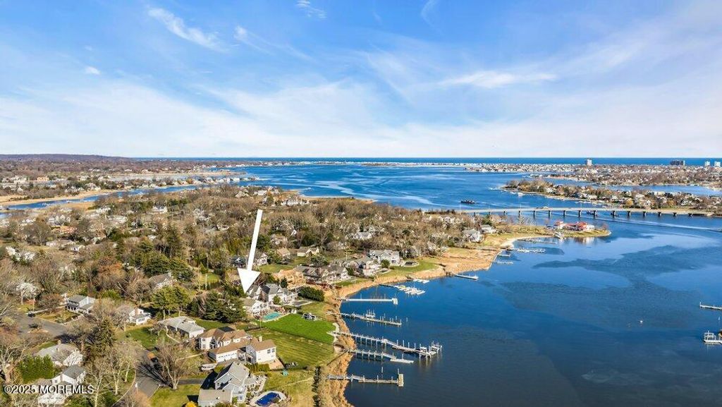 1 Carriage House Lane, Little Silver, NJ 07739