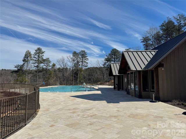 99999 Chesterfield Drive 176, Mill Spring, NC 28756