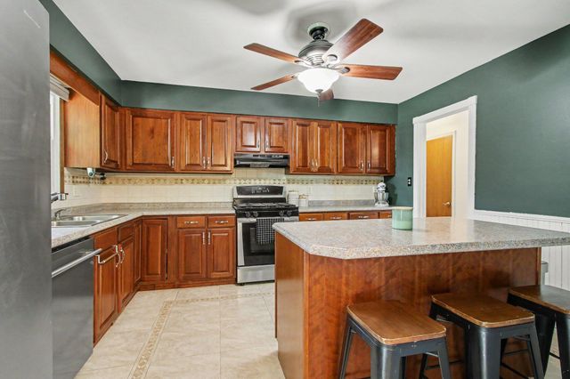 1594 Sunnyslope Drive, Crown Point, IN 46307