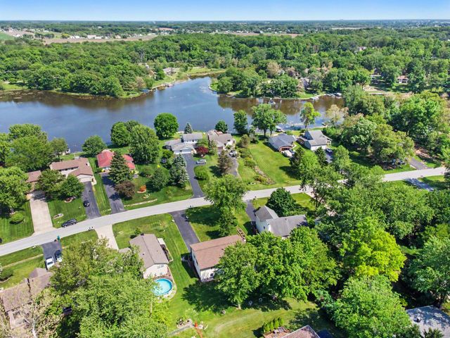 1594 Sunnyslope Drive, Crown Point, IN 46307