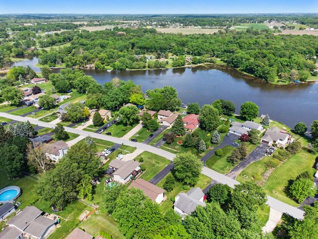 1594 Sunnyslope Drive, Crown Point, IN 46307