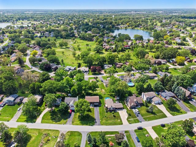 1594 Sunnyslope Drive, Crown Point, IN 46307