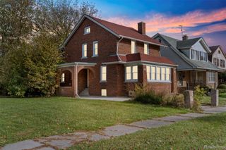 388 Chalmers Avenue, Detroit, MI 48215