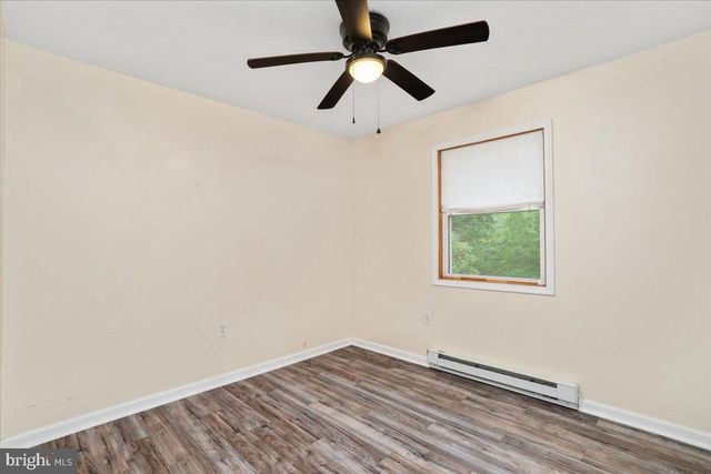 230 SWALLOW PL, Berkeley Springs, WV 25411