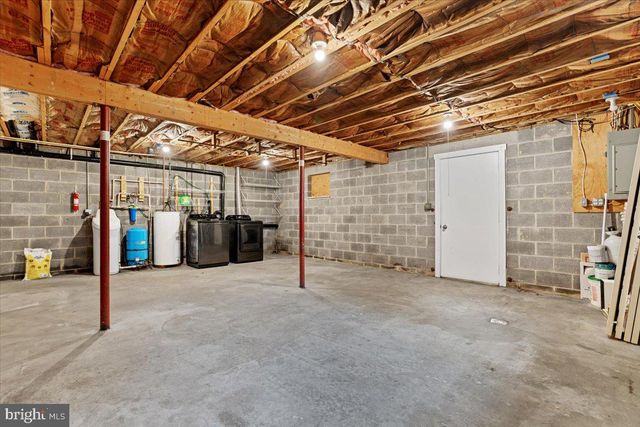 230 SWALLOW PL, Berkeley Springs, WV 25411