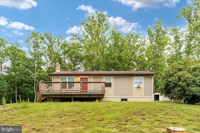230 SWALLOW PL, Berkeley Springs, WV 25411