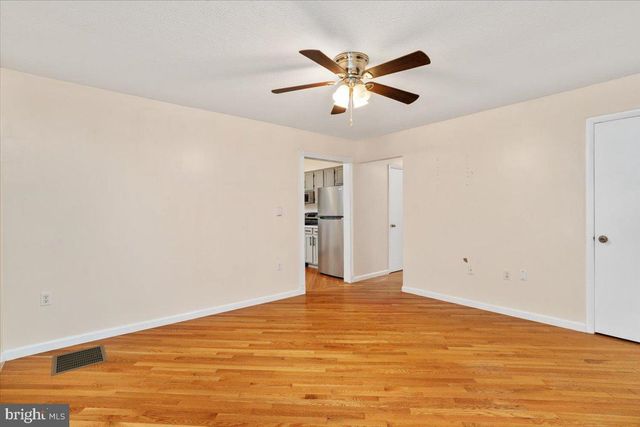 230 SWALLOW PL, Berkeley Springs, WV 25411