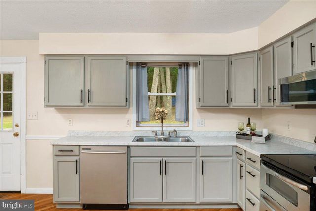 230 SWALLOW PL, Berkeley Springs, WV 25411