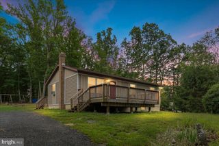 230 SWALLOW PL, Berkeley Springs, WV 25411