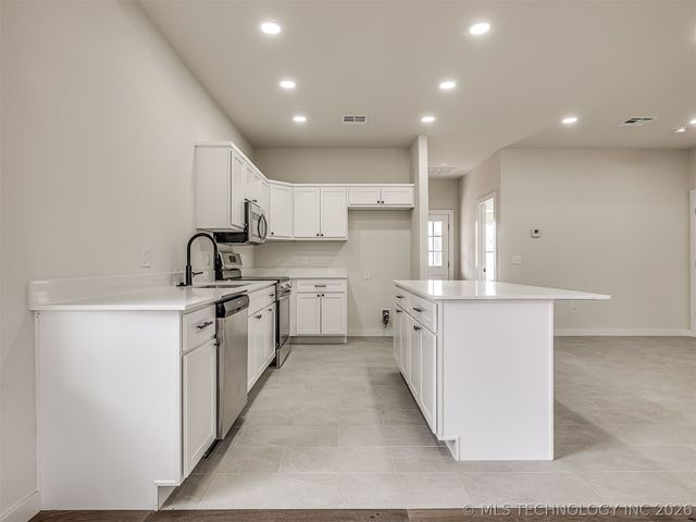 1831 Rockford Drive, Eufaula, OK 74432