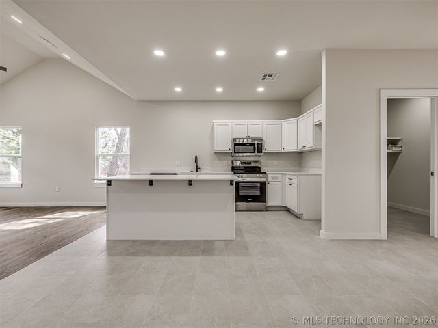 1831 Rockford Drive, Eufaula, OK 74432