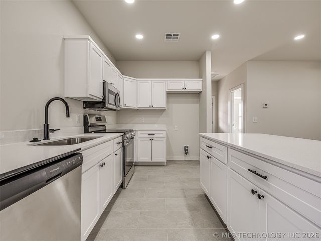 1831 Rockford Drive, Eufaula, OK 74432