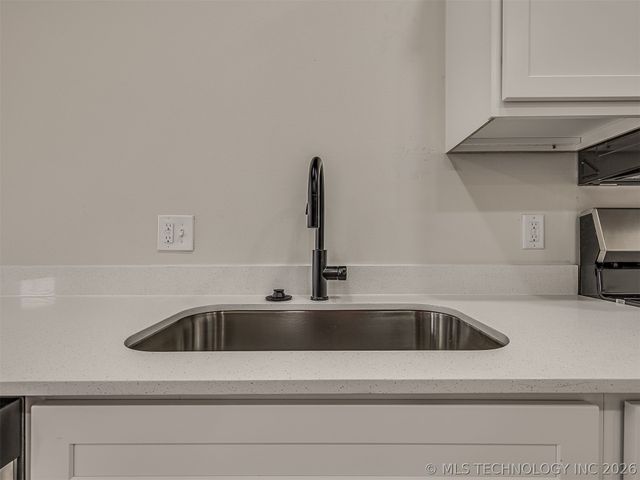 1831 Rockford Drive, Eufaula, OK 74432