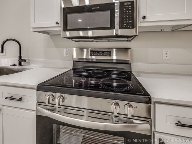 1831 Rockford Drive, Eufaula, OK 74432