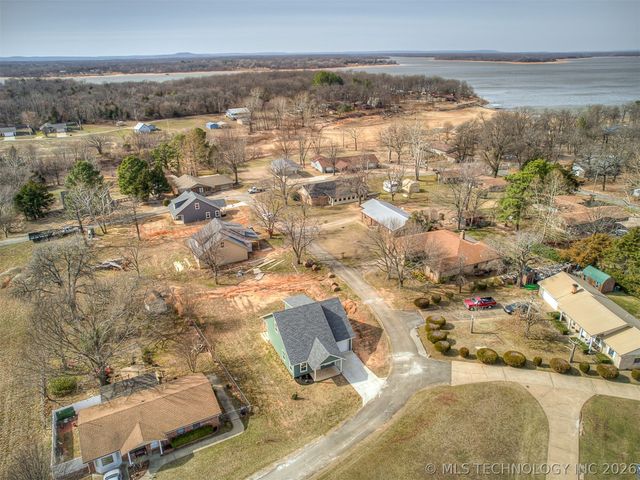 1831 Rockford Drive, Eufaula, OK 74432