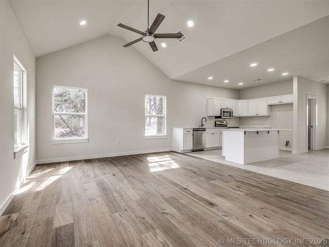 1831 Rockford Drive, Eufaula, OK 74432