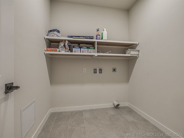 1831 Rockford Drive, Eufaula, OK 74432