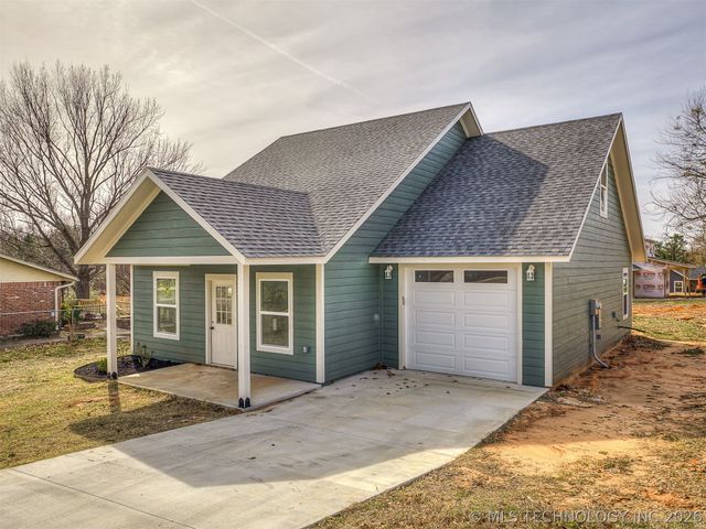 1831 Rockford Drive, Eufaula, OK 74432