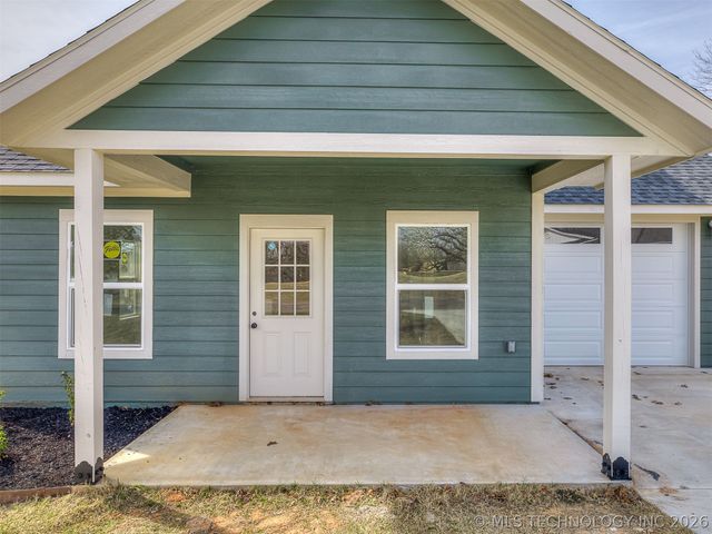 1831 Rockford Drive, Eufaula, OK 74432