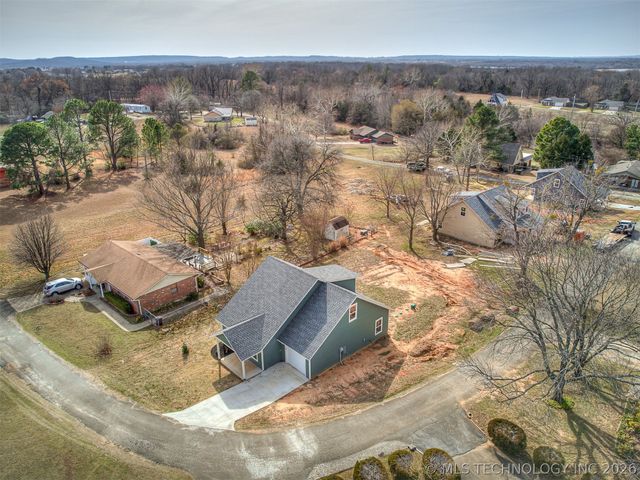 1831 Rockford Drive, Eufaula, OK 74432