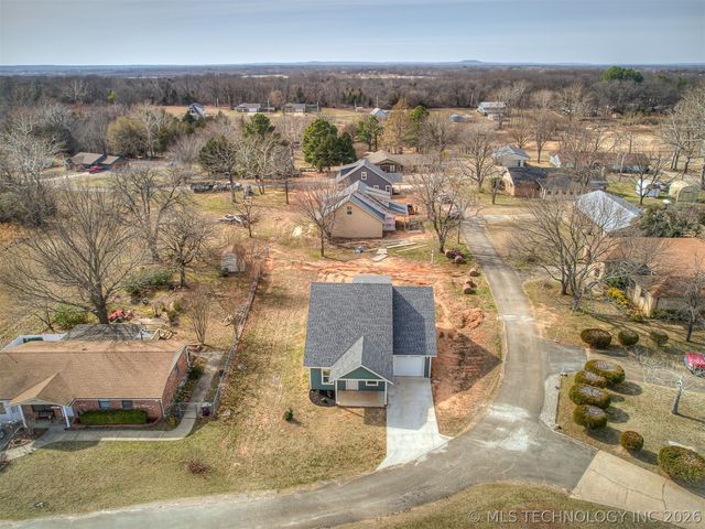 1831 Rockford Drive, Eufaula, OK 74432
