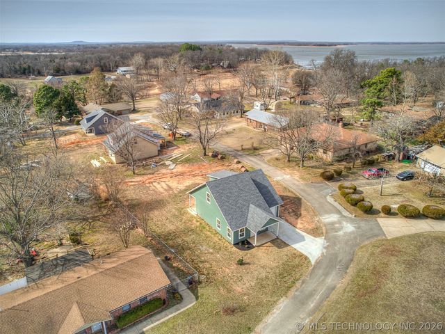 1831 Rockford Drive, Eufaula, OK 74432