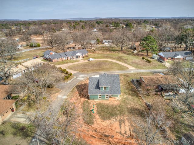 1831 Rockford Drive, Eufaula, OK 74432