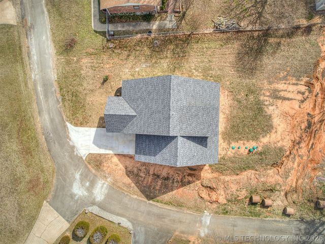 1831 Rockford Drive, Eufaula, OK 74432