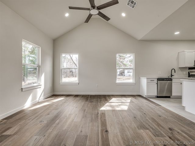 1831 Rockford Drive, Eufaula, OK 74432