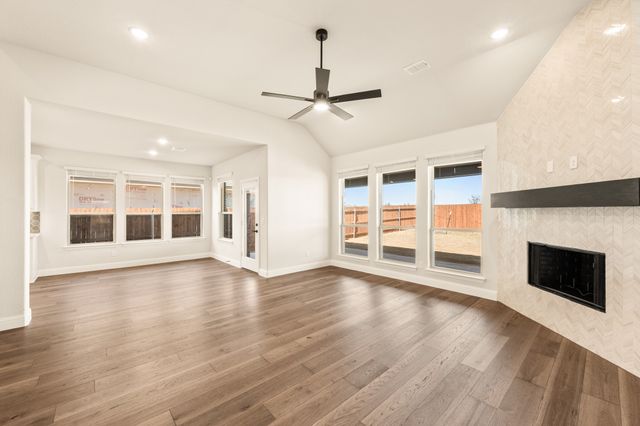 513 Red Maple Road, Waxahachie, TX 75165