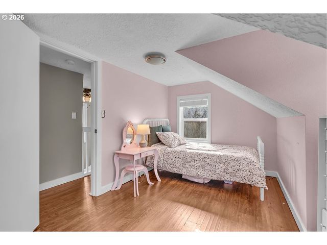 8465 Sw BLAKE St, Tualatin, OR 97062