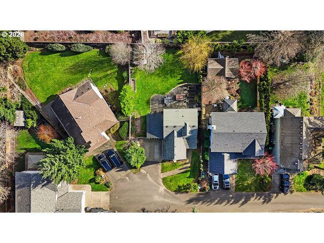 8465 Sw BLAKE St, Tualatin, OR 97062