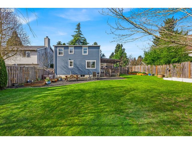 8465 Sw BLAKE St, Tualatin, OR 97062