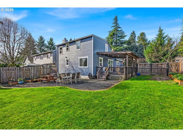 8465 Sw BLAKE St, Tualatin, OR 97062