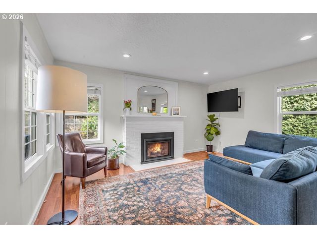 8465 Sw BLAKE St, Tualatin, OR 97062