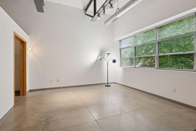 111 E Franklin Avenue 215, Minneapolis, MN 55404