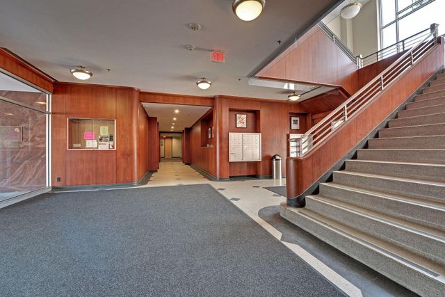 111 E Franklin Avenue 215, Minneapolis, MN 55404