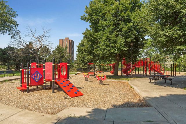 111 E Franklin Avenue 215, Minneapolis, MN 55404