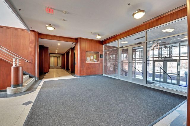 111 E Franklin Avenue 215, Minneapolis, MN 55404