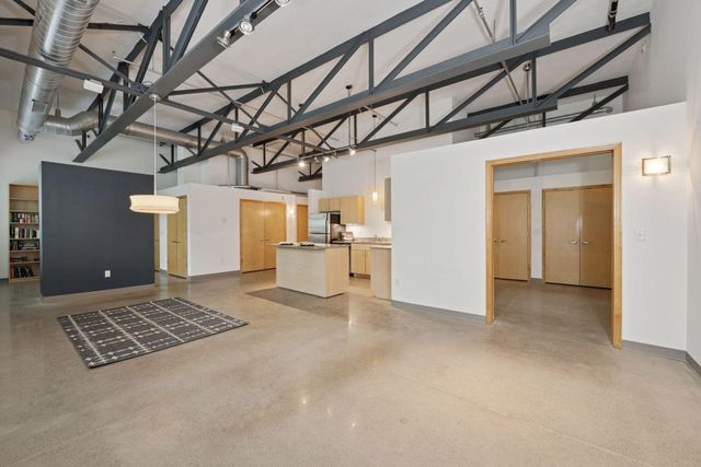 111 E Franklin Avenue 215, Minneapolis, MN 55404