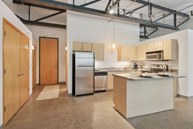 111 E Franklin Avenue 215, Minneapolis, MN 55404