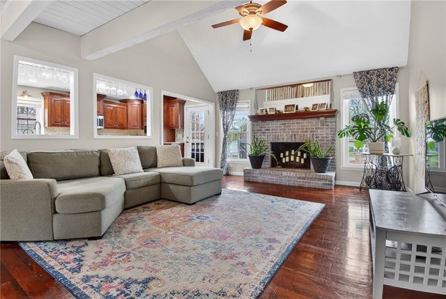 5660 Meadow Heights Drive, Shawnee, KS 66226