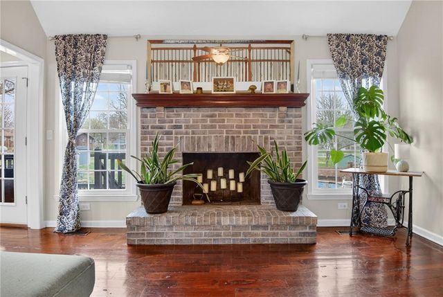 5660 Meadow Heights Drive, Shawnee, KS 66226