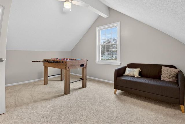 5660 Meadow Heights Drive, Shawnee, KS 66226